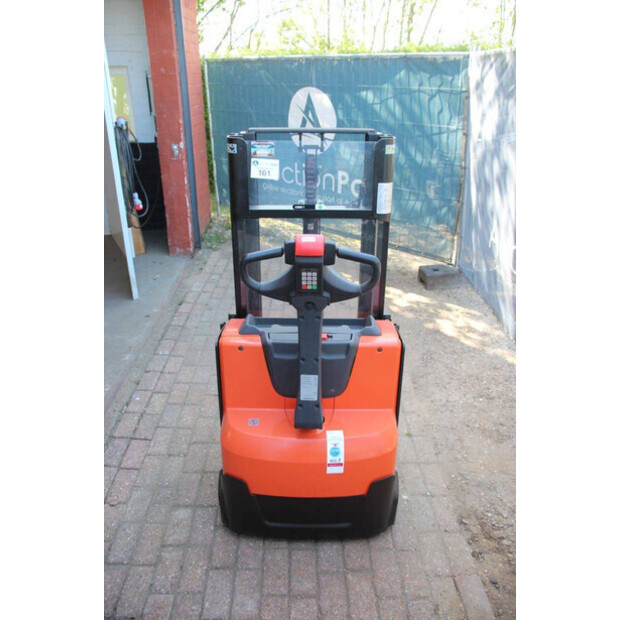 2022 Toyota SWE200D-49016416