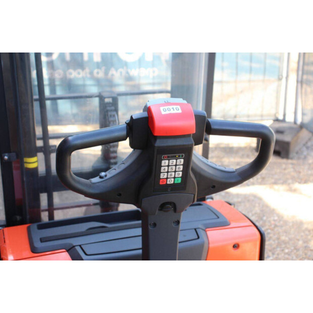 2015 بي تي SWE140L-49016557