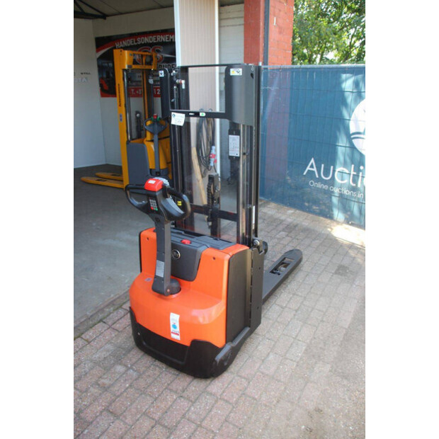 2015 بي تي SWE140L-49016568