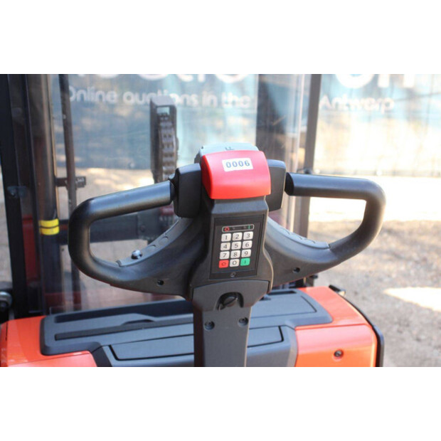 2015 بي تي SWE140L-49016579