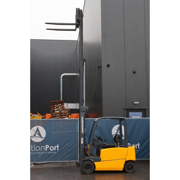 2004 Jungheinrich EFG 320-49016777