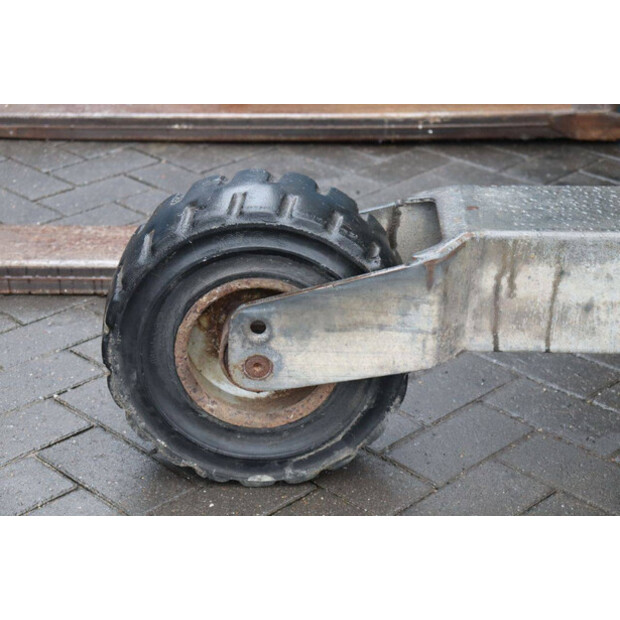 2009 Moffet RE4-35-1350-1000-49016827