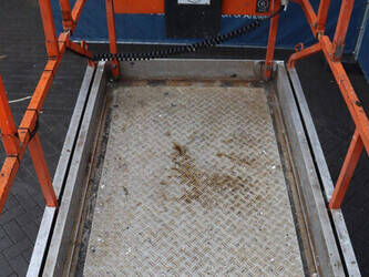 2004-jlg-2646es-1485330-49016876