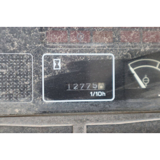 1997 نيسان PJ01A18U-49017187