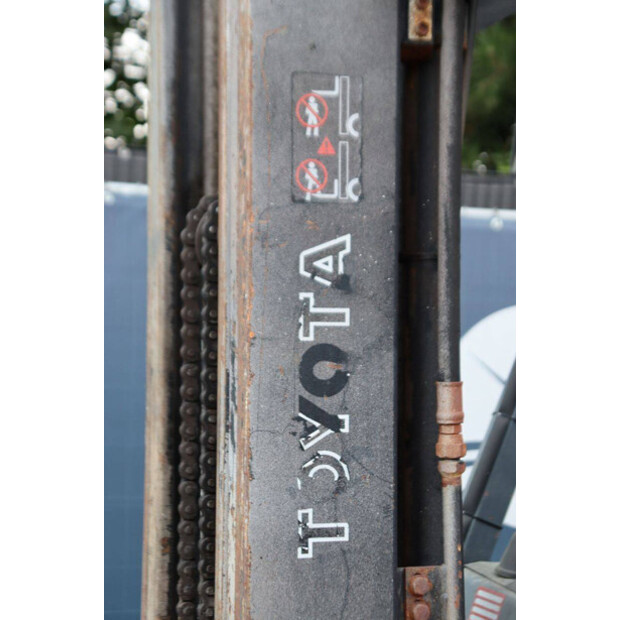 1999 Toyota 30-49017345