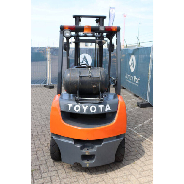 2017 Toyota 02-2FG25-49017536