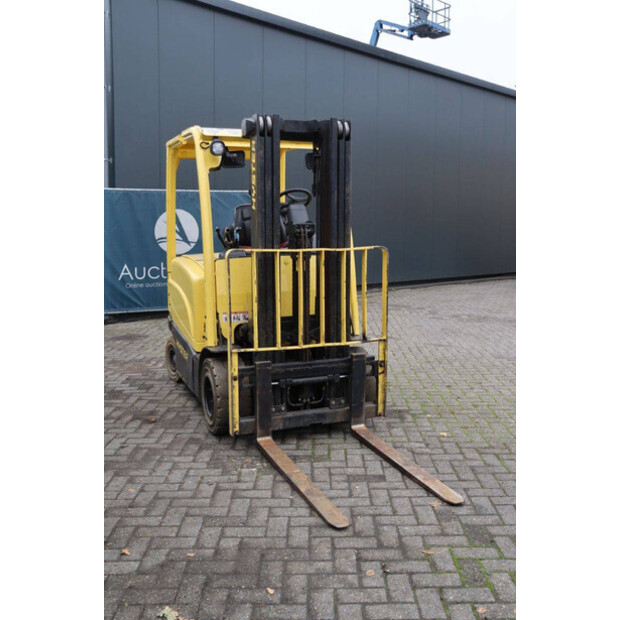2017 Hyster J2.5XN-49017757