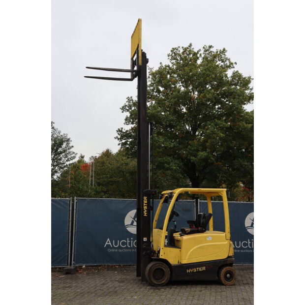2017 Hyster J2.5XN-49017783