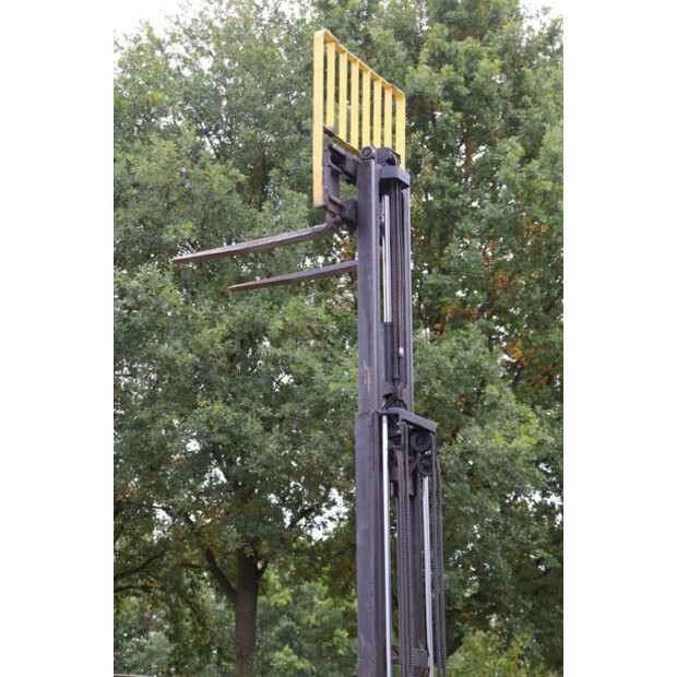 2017 Hyster J2.5XN-49017786
