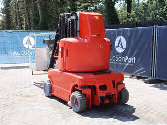 2012-jlg-toucan-1310-1485365-49017997