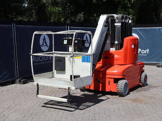 2012-jlg-toucan-1310-1485365-49018002