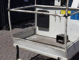 2012-jlg-toucan-1310-1485365-49018004