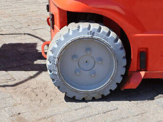2012-jlg-toucan-1310-1485365-49018008