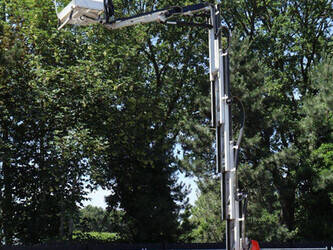 2012-jlg-toucan-1310-1485365-49018015