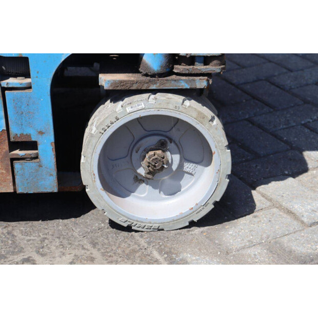 2014 Genie GS-1532-49018225