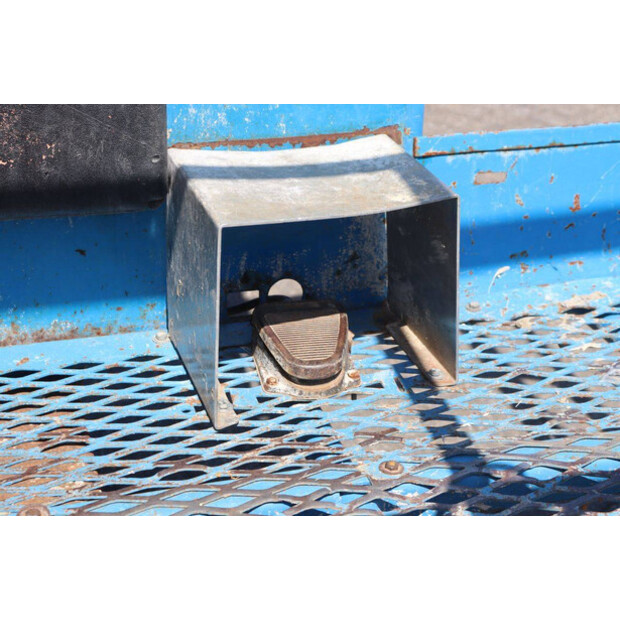 2012 Genie S-45-49018413