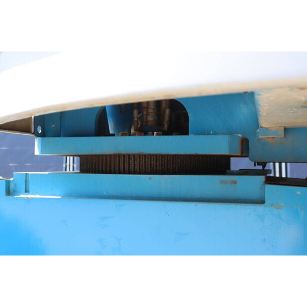 2012 Genie S-45-49018418