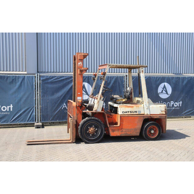 Datsun YF03-49018487