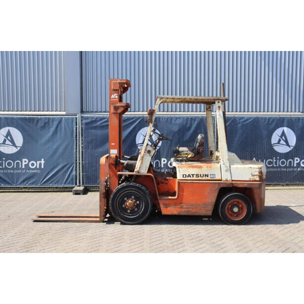 Datsun YF03-49018488