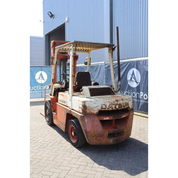 Datsun YF03-49018490