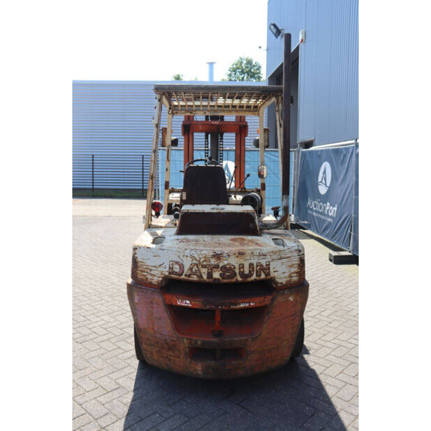 Datsun YF03-49018491