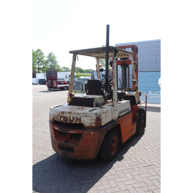 Datsun YF03-49018492