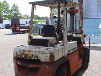datsun-yf03-1485384-49018492