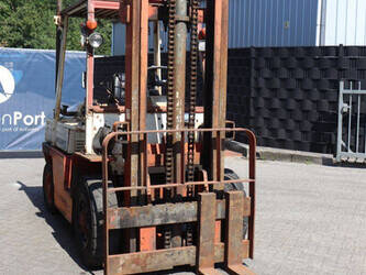 datsun-yf03-1485384-49018493