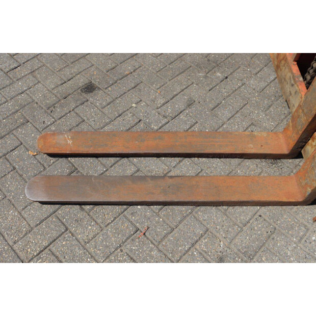 Datsun YF03-49018497