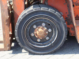 datsun-yf03-1485384-49018501