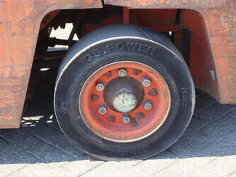 datsun-yf03-1485384-49018502