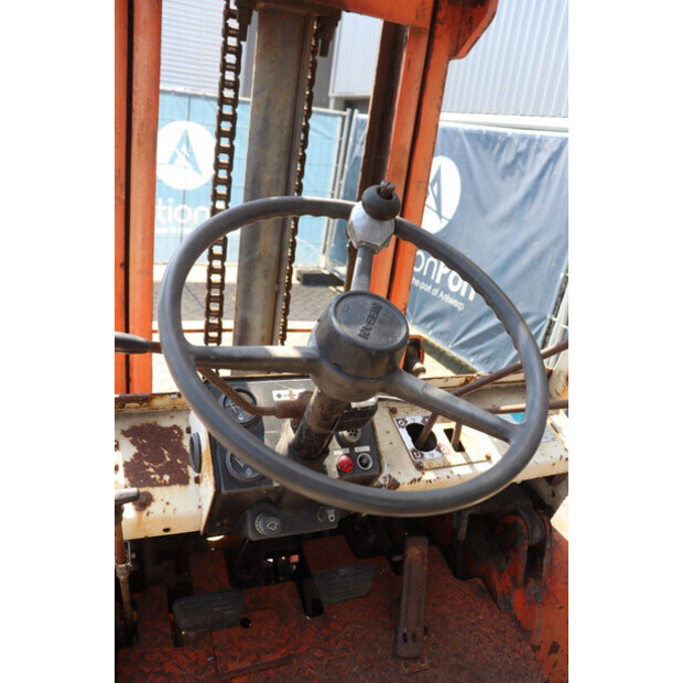 Datsun YF03-49018511