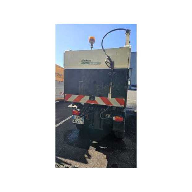 2021 هولدر B-49024188