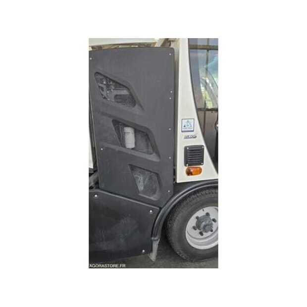 2021 هولدر B-49024202