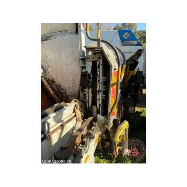2016 Mercedes-Benz ATEGO-49024213