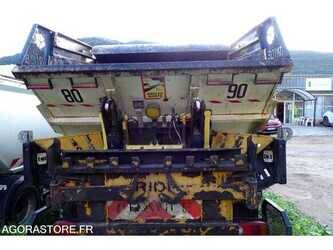 2011-mitsubishi-canter-1485538-49024279