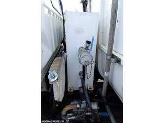 2011-mitsubishi-canter-1485538-49024290
