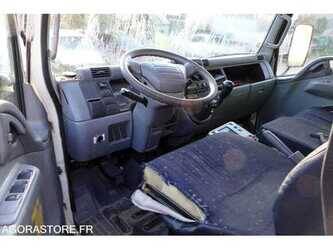 2011-mitsubishi-canter-1485538-49024292