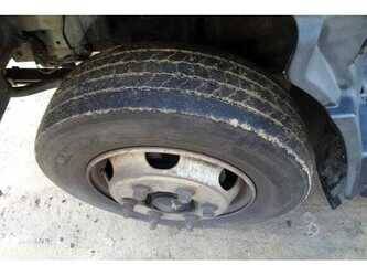 2011-mitsubishi-canter-1485538-49024304