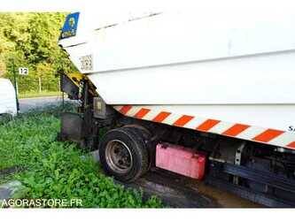 2011-mitsubishi-canter-1485538-49024325