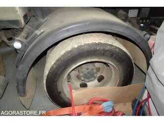 2011-mitsubishi-canter-1485554-49024573