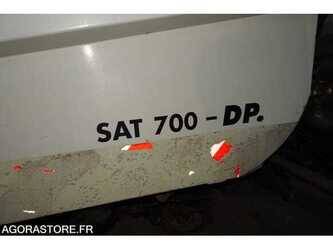 2011-mitsubishi-canter-1485554-49024575