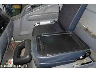 2011-mitsubishi-canter-1485554-49024587