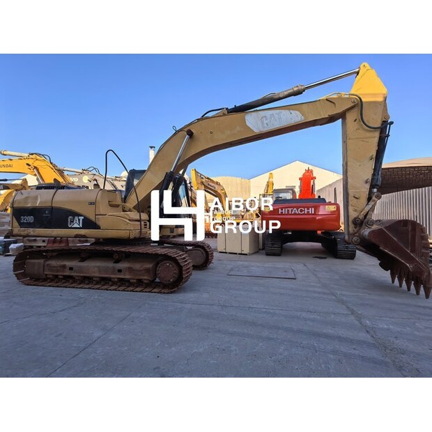 2017 كاتربيلر 320D-49025210