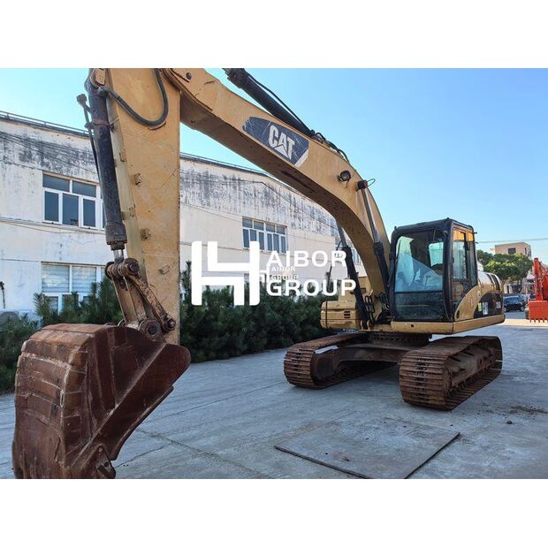 2017 كاتربيلر 320D-49025216