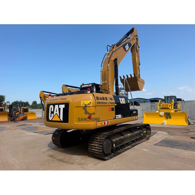 2019 Caterpillar 320D2L-49025448