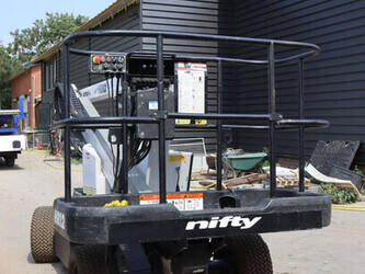 2011-niftylift-hr12-nde-1485645-49026415