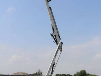 2011-niftylift-hr12-nde-1485645-49026432