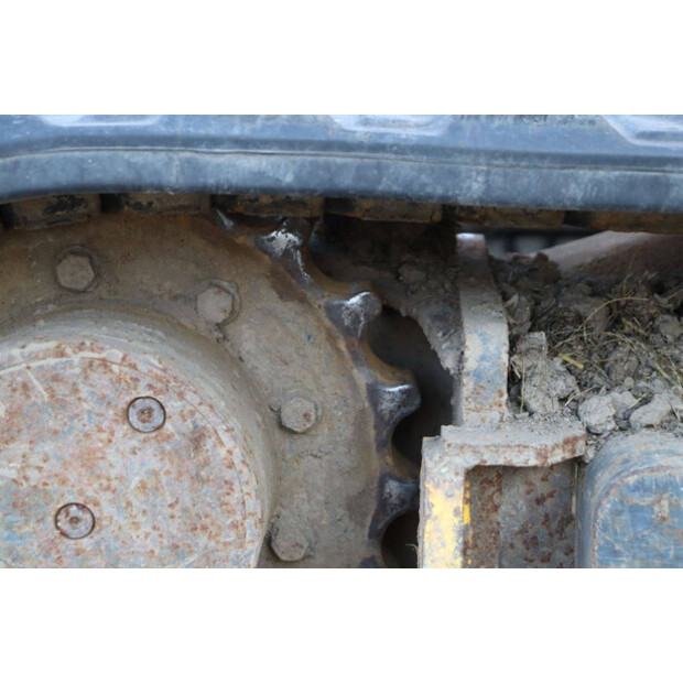 2004 Hitachi HX140B-49026470