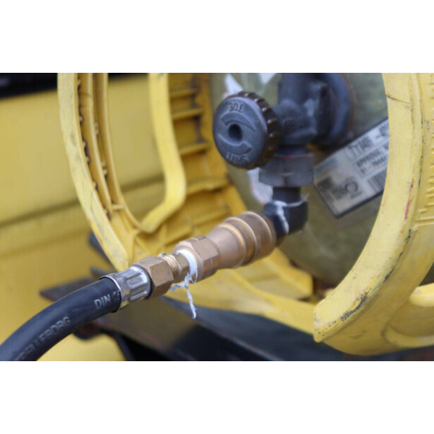 2015 Hyster H2.5FT-49026572